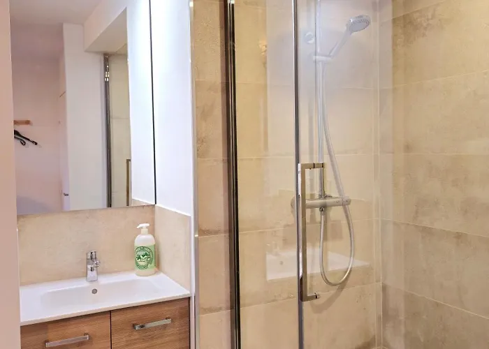 Les De Sandrine Avec Salle D'eau Privée - Partagé De 3