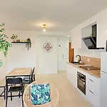 Les De Sandrine Avec Salle D'eau Privee Dans Un En Collocation Apartment