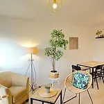 Les De Sandrine Avec Salle D'eau Privee Dans Un En Collocation Апартаменты *