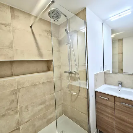 Les De Sandrine Avec Salle D'eau Privee Dans Un En Collocation Apartament *